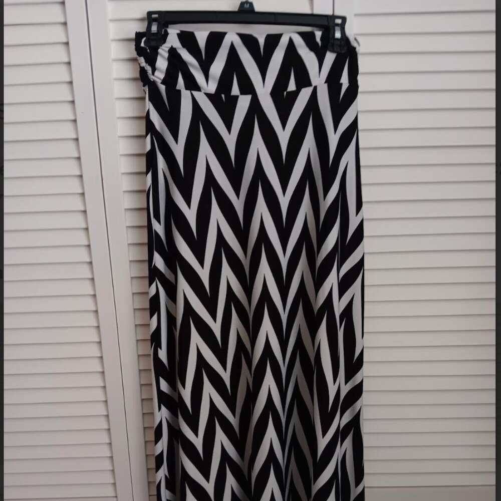 Black and White Chevron Maxi Skirt